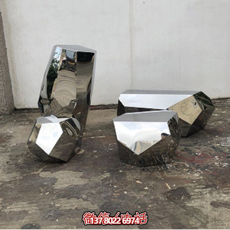 高級(jí)不銹鋼鏡面戶外公園雕塑裝飾，以鵝卵石為靈感