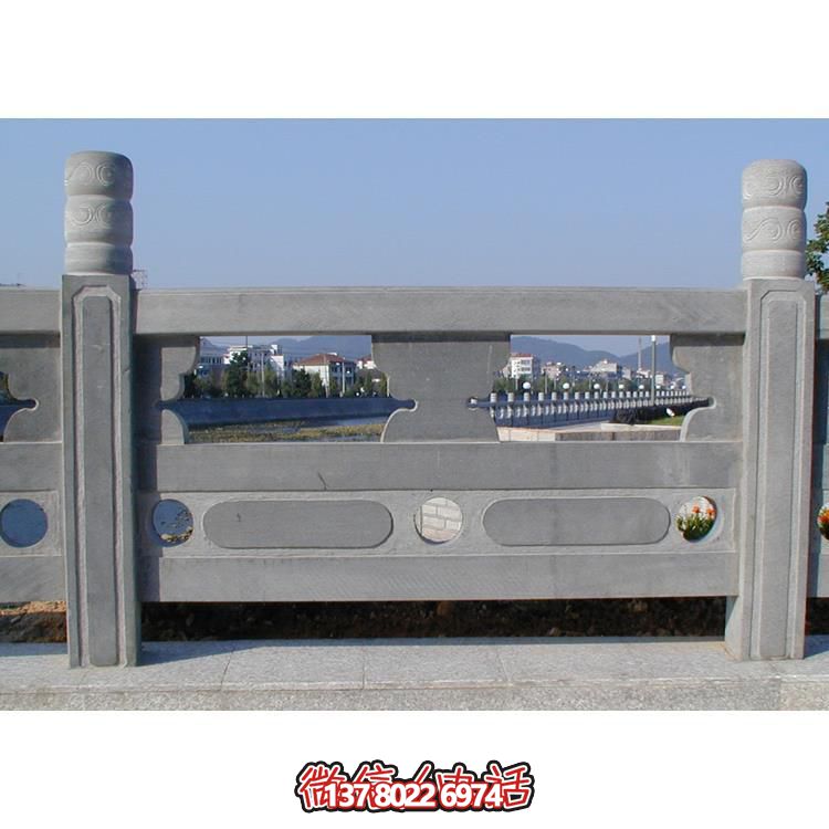 青石雕刻欄桿欄板，點(diǎn)綴美麗河道