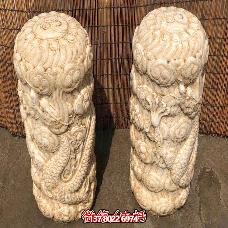 精美石柱浮雕擺件，添上龍庭院門口的濃濃文化氣息
