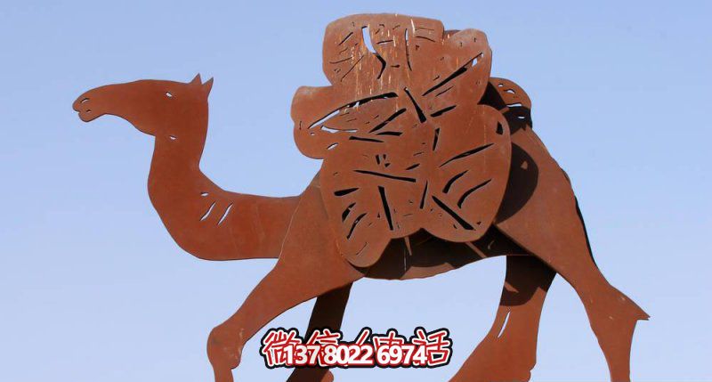 不銹鋼駱駝剪紙雕塑，點綴街道邊行走