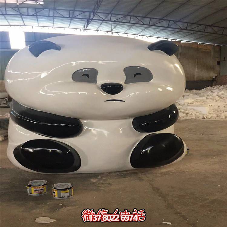 玻璃鋼雕塑熊貓公仔，環(huán)?？ㄍ〝[放裝飾商場