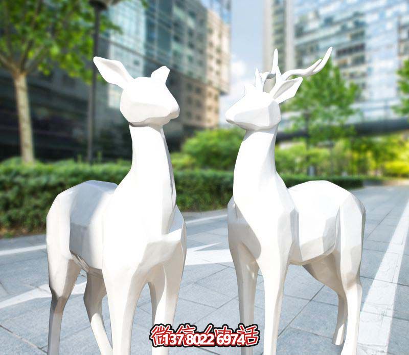 玻璃鋼梅花鹿雕塑，為你的廣場(chǎng)增添經(jīng)典藝術(shù)氣息
