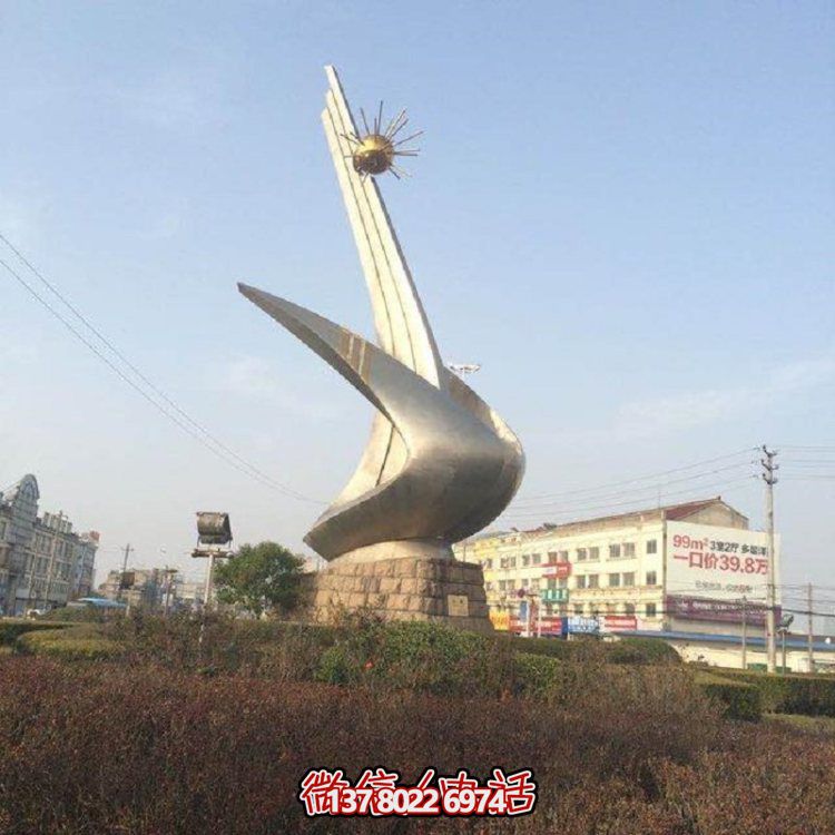 大型不銹鋼鏡面擺件，點綴美麗園林景觀