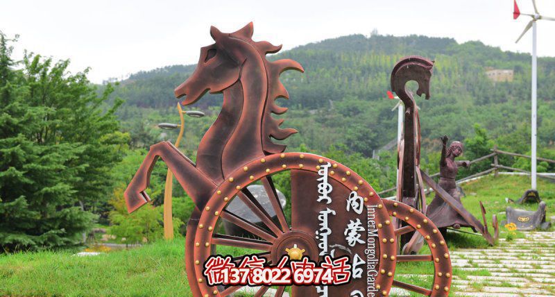 紫銅風情景區(qū)——雕塑與馬車的自然融合